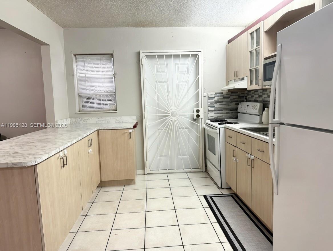 7440 SW 22nd St # 1, Miami FL 33155 photo 5