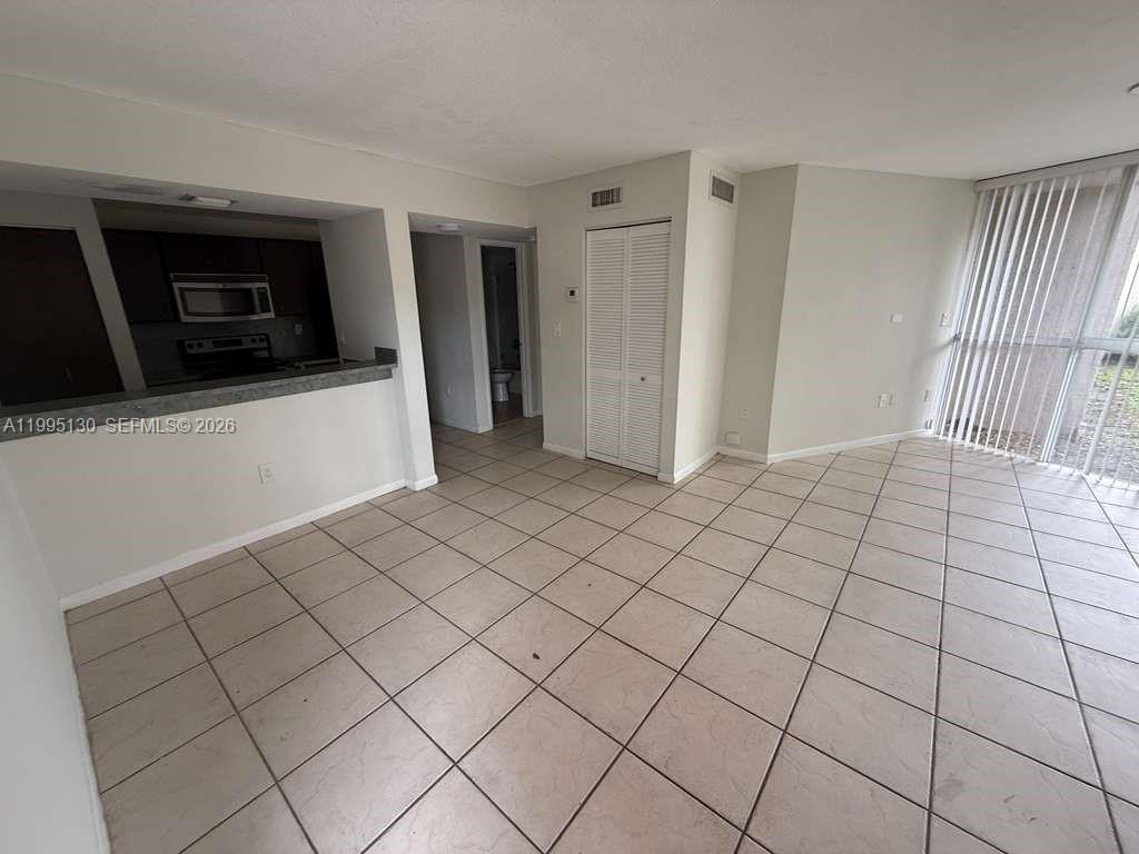 6995 NW 186th St # E101, Hialeah FL 33015