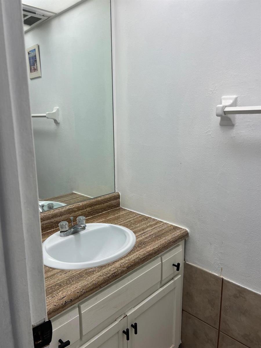 3660 Inverrary Drive # 3c, Lauderhill FL 33319 photo 5