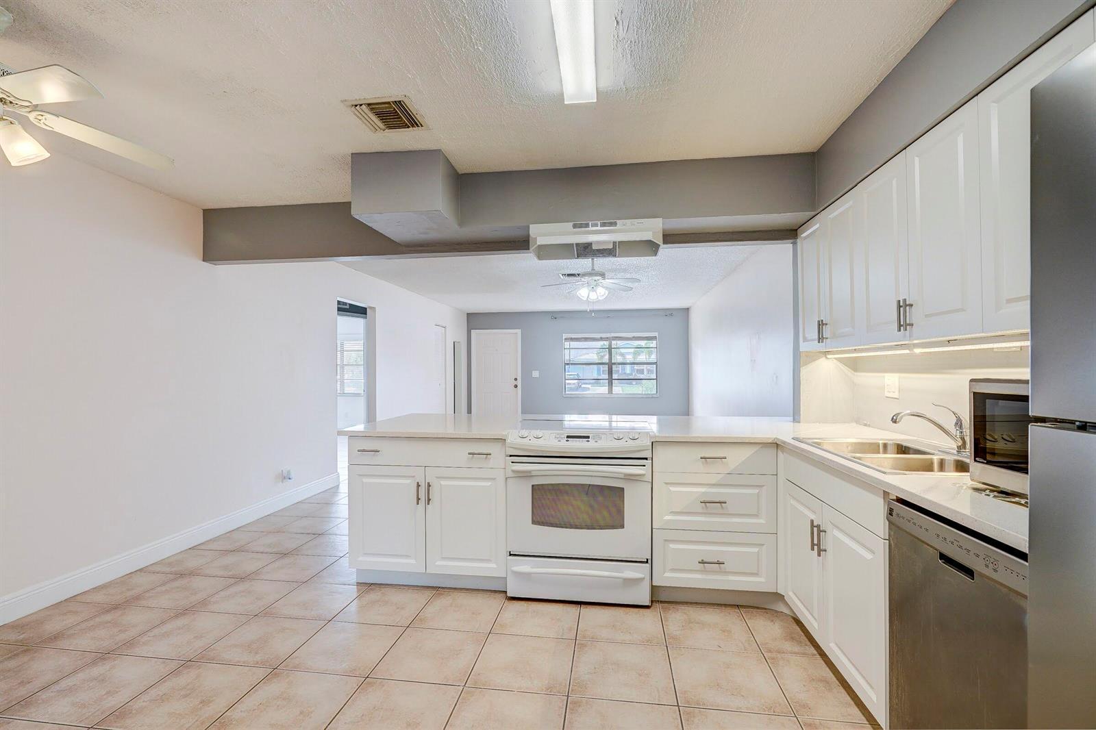 3929 Kenas Street, West Palm Beach FL 33403 photo 3