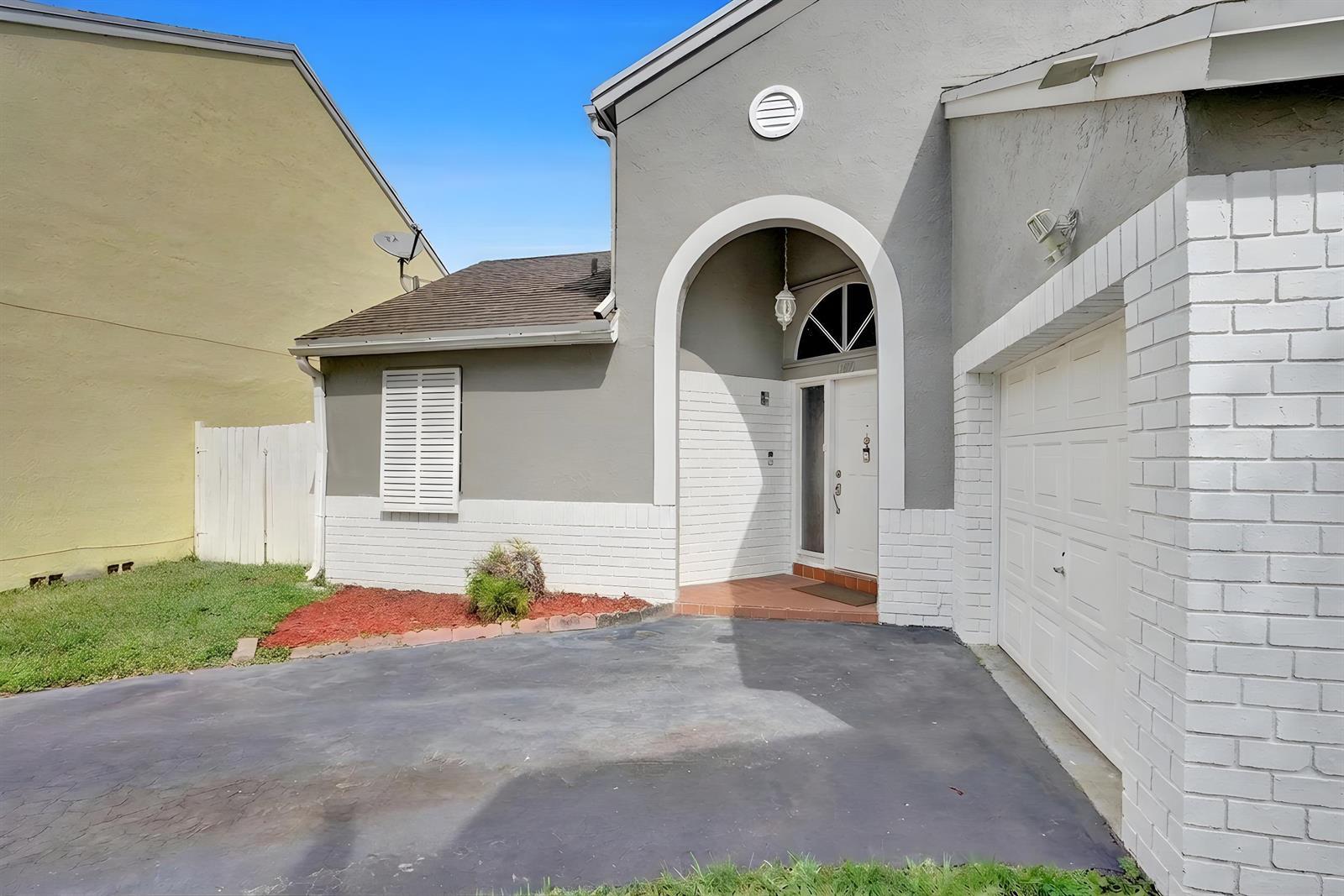 1180 SW 108th Terrace, Davie FL 33324 photo 2