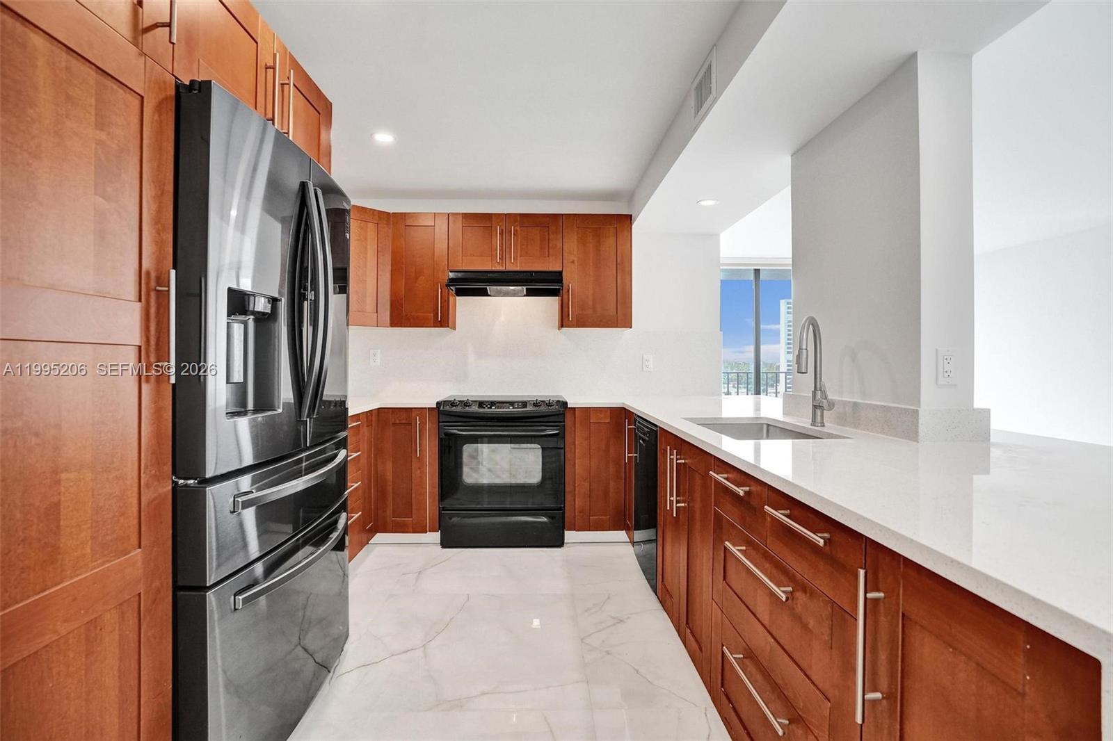 200 Leslie Dr # 918, Hallandale Beach FL 33009 photo 4
