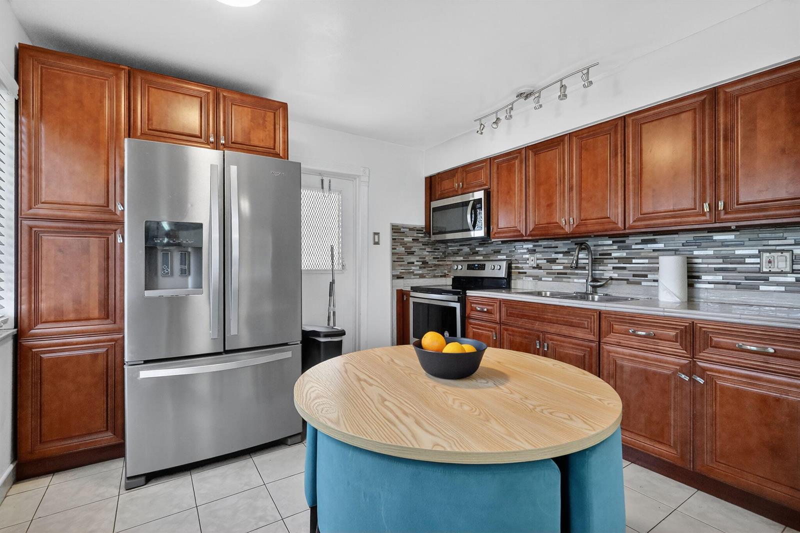 708 SW 7th Avenue, Hallandale Beach FL 33009