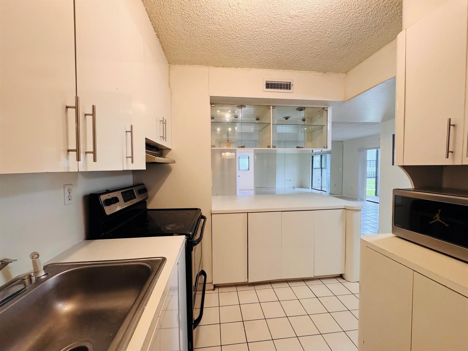 20681 NE 4th Place # 105, Miami FL 33179