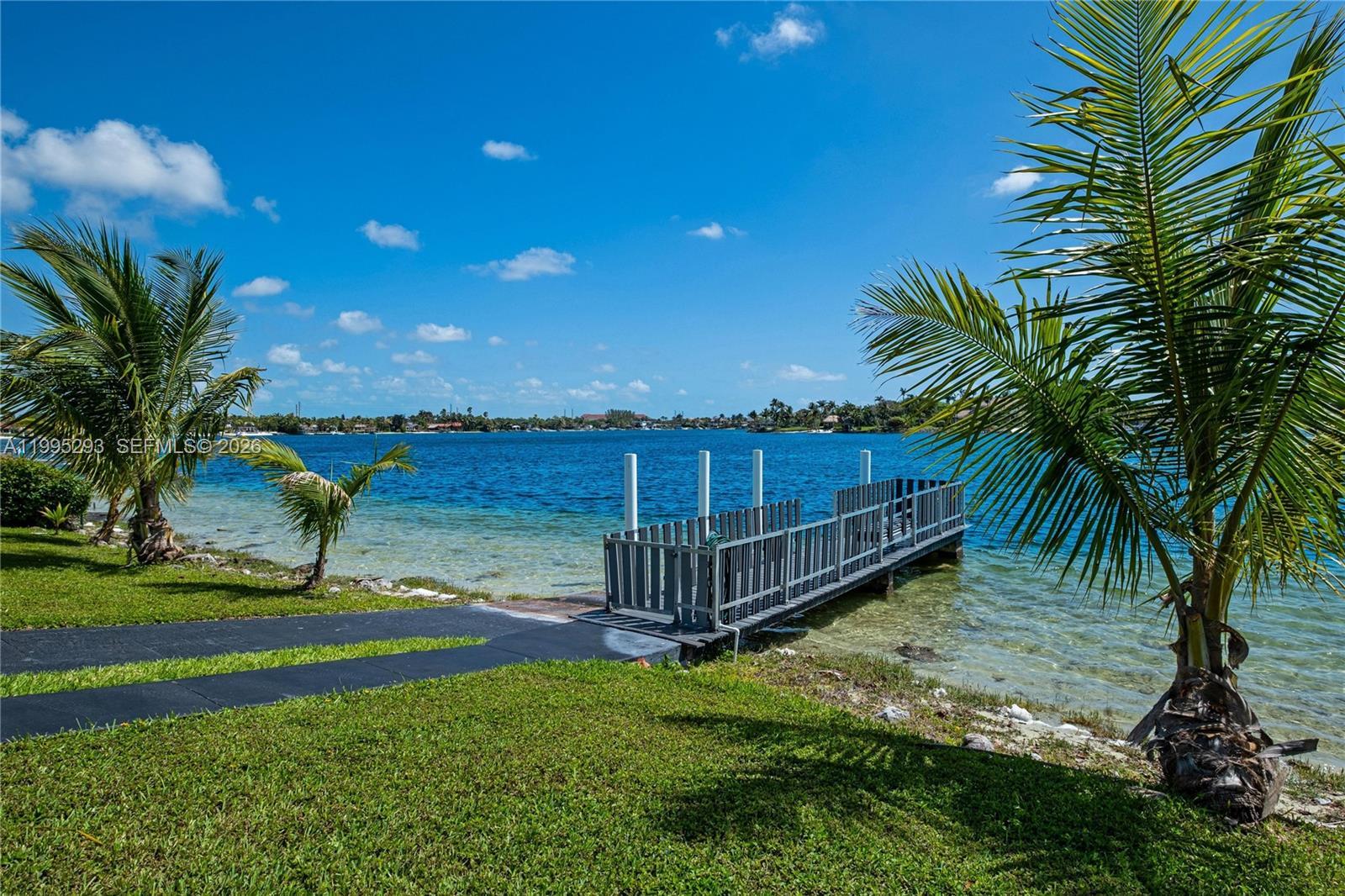 14021 SW 97th Ave, Miami FL 33176 photo 4