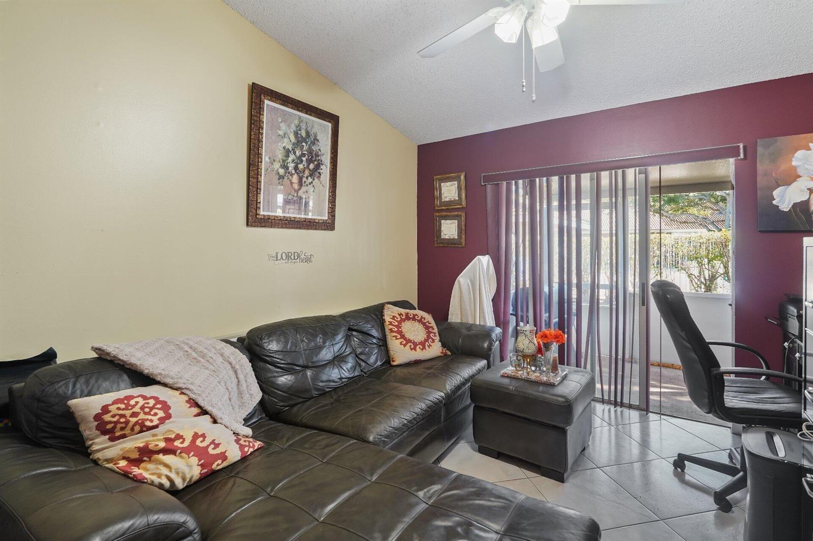 3181 Holiday Springs Boulevard # 41, Margate FL 33063 photo 3