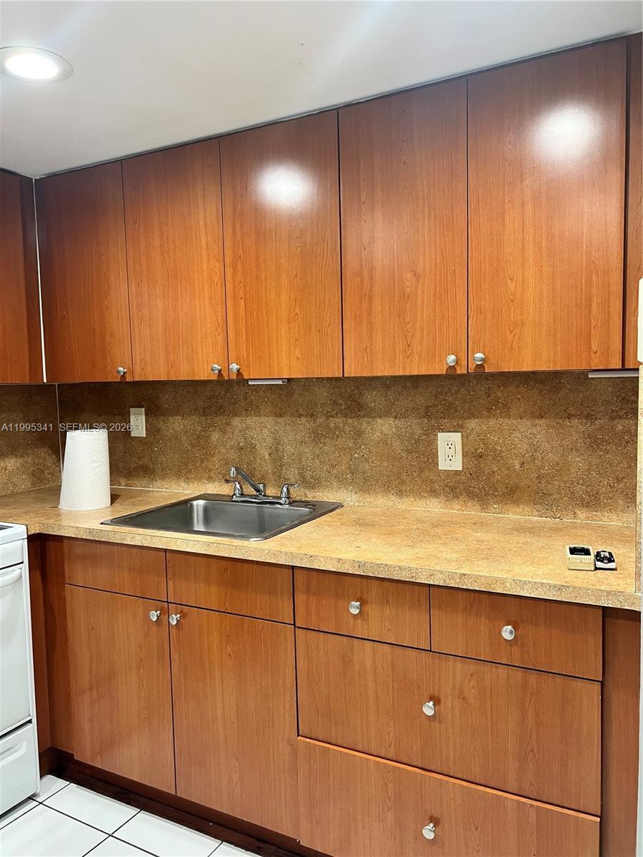 2055 SW 122nd Ave # 323, Miami FL 33175 photo 2