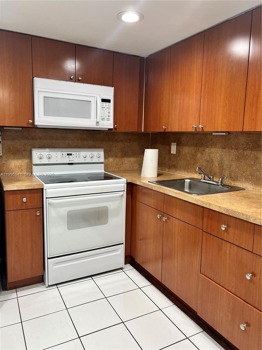 2055 SW 122nd Ave # 323, Miami FL 33175 photo 3