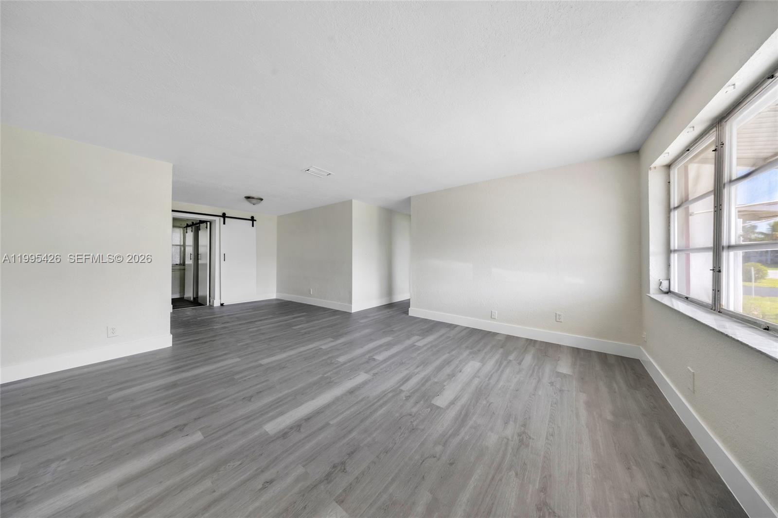 2520 NW 2nd Dr, Pompano Beach FL 33064 photo 3