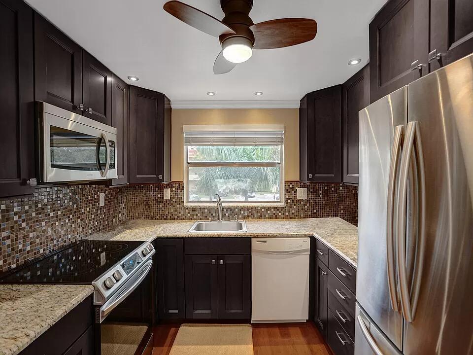 9020 Sunrise Lakes Boulevard # 201, Sunrise FL 33322 photo 3