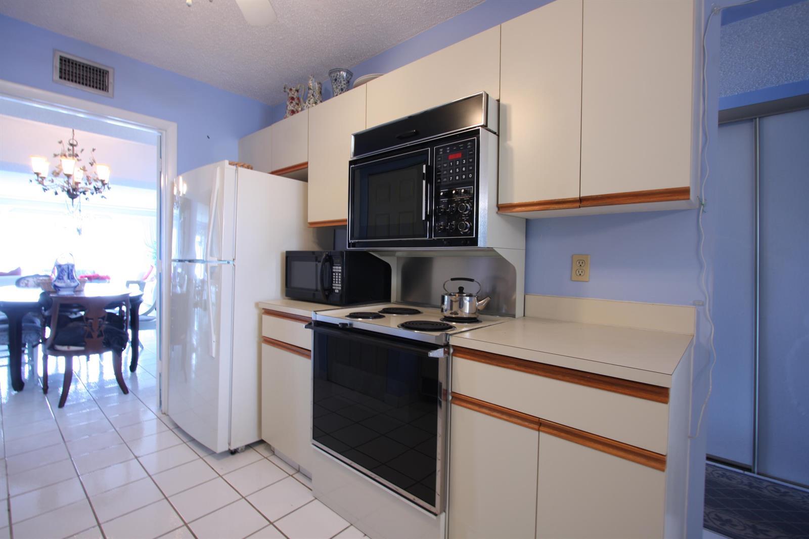 6768 N 10th Avenue N # 303, Lake Worth FL 33467 photo 4