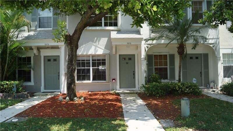 11010 Conch Court, Tamarac FL 33321 photo 2