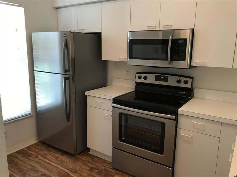 11010 Conch Court, Tamarac FL 33321 photo 4