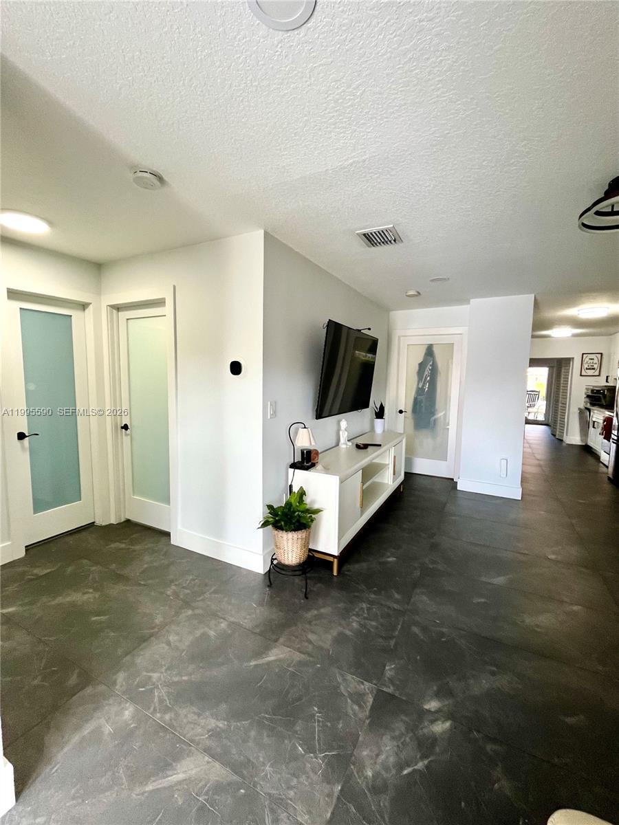 511 SW 115th Ave, Sweetwater FL 33174 photo 3