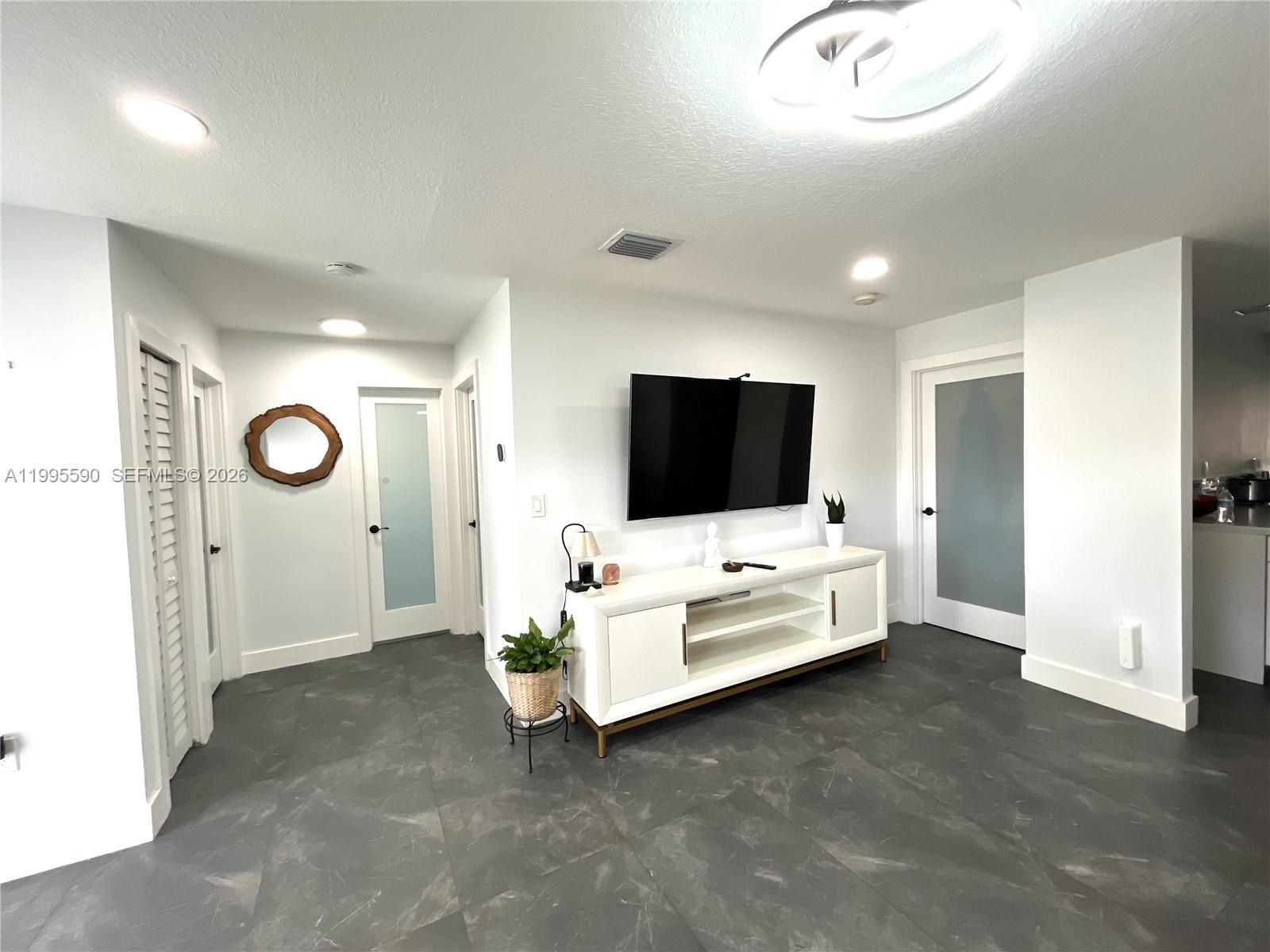 511 SW 115th Ave, Sweetwater FL 33174 photo 5