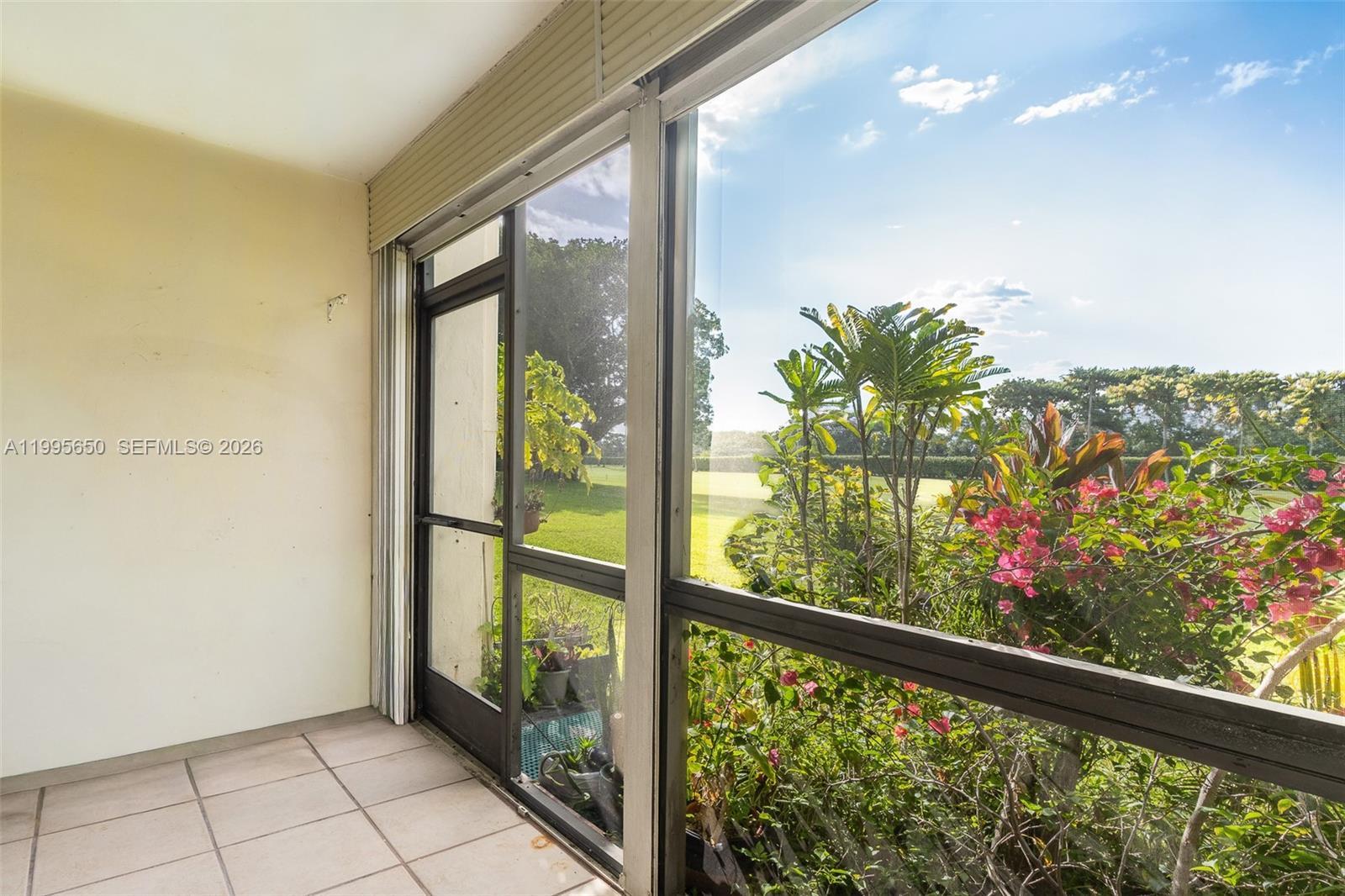 9820 S Hollybrook Lake Dr # 106, Pembroke Pines FL 33025