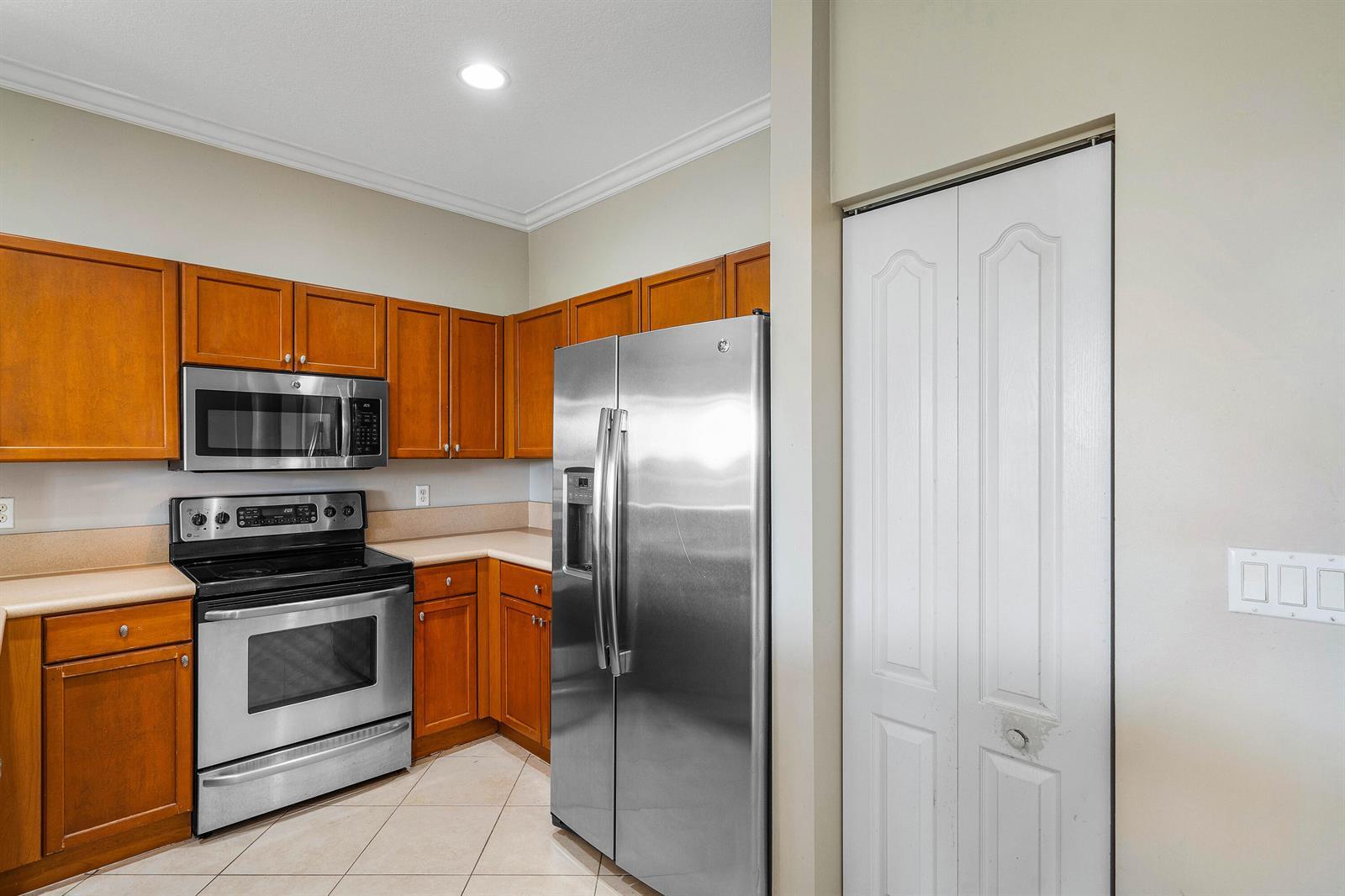 389 River Bluff Lane, Royal Palm Beach FL 33411 photo 5