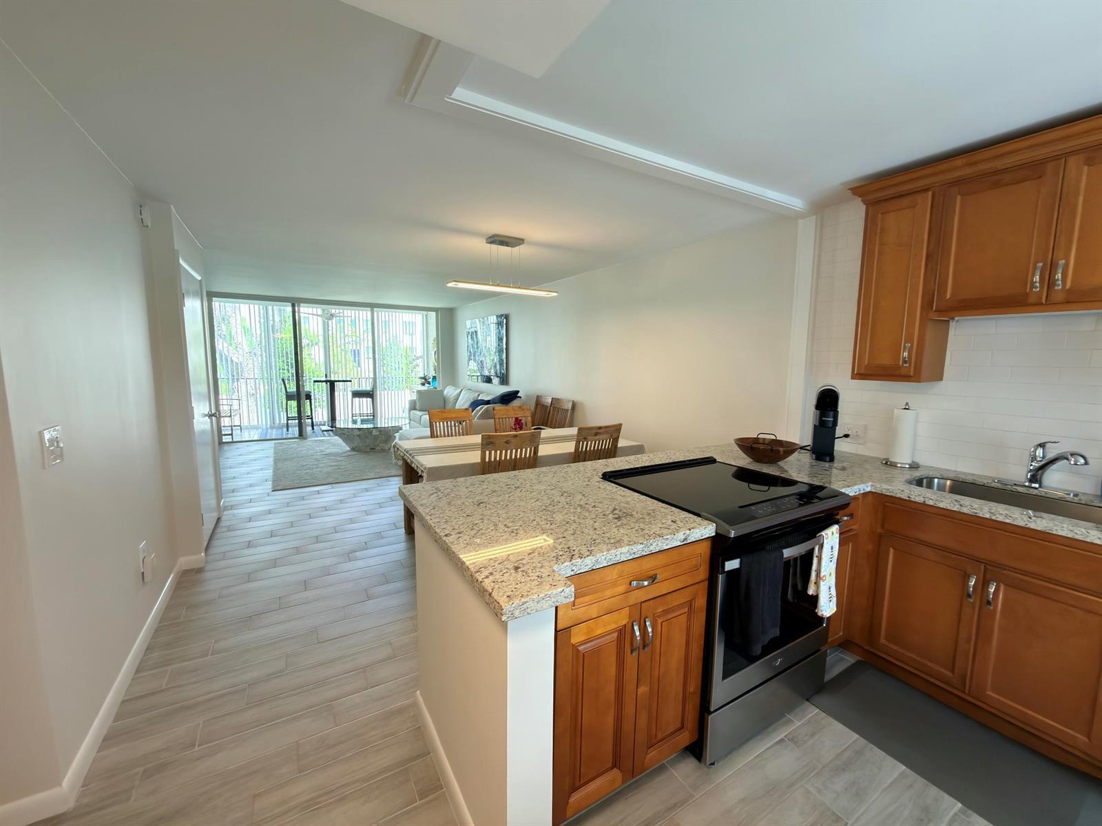4242 Deste Court # 208, Lake Worth FL 33467