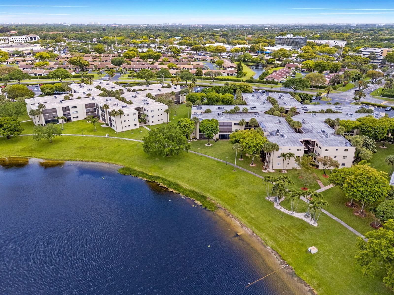 5310 Las Verdes Circle # 106, Delray Beach FL 33484 photo 2