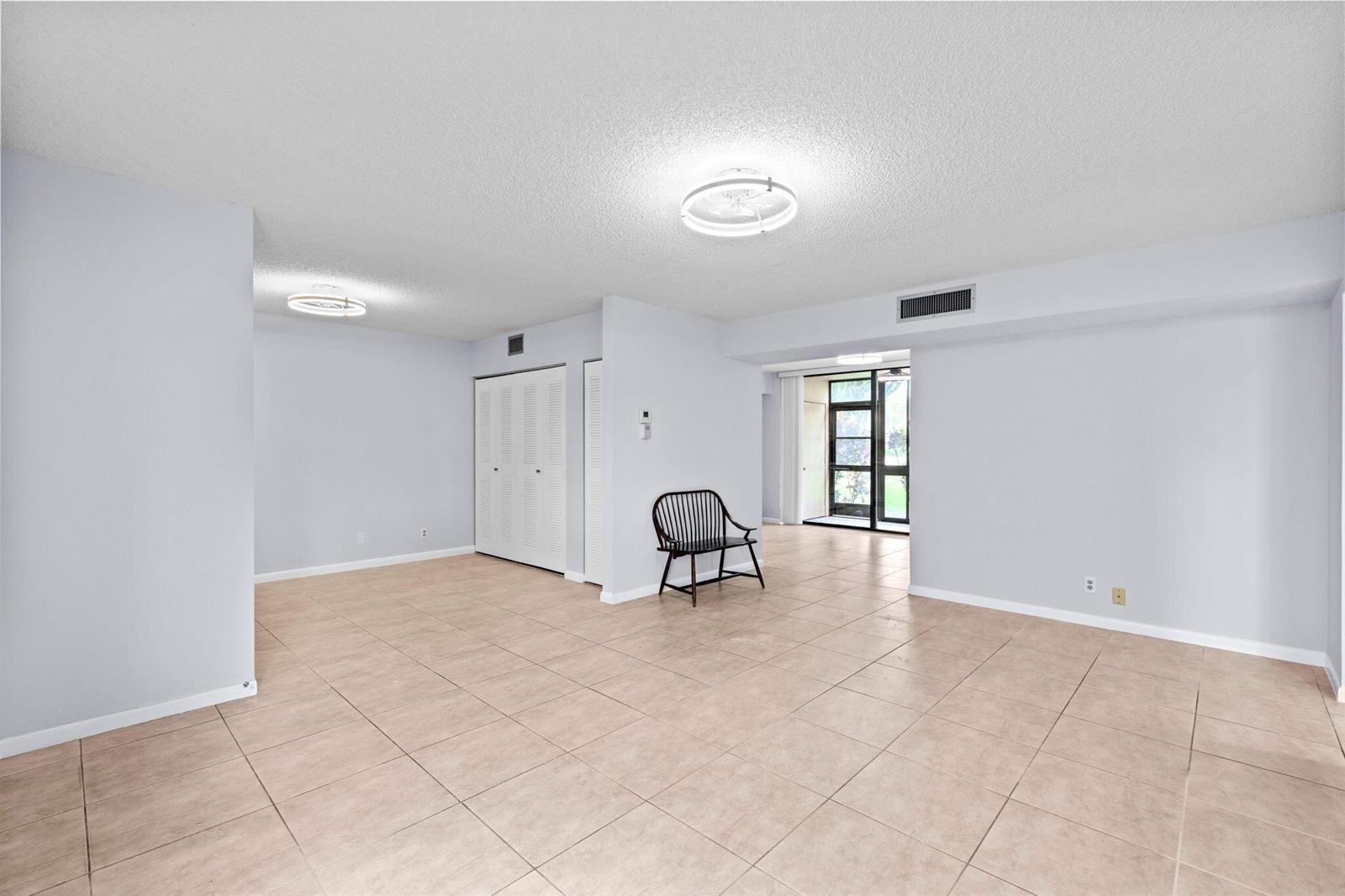 5310 Las Verdes Circle # 106, Delray Beach FL 33484 photo 4