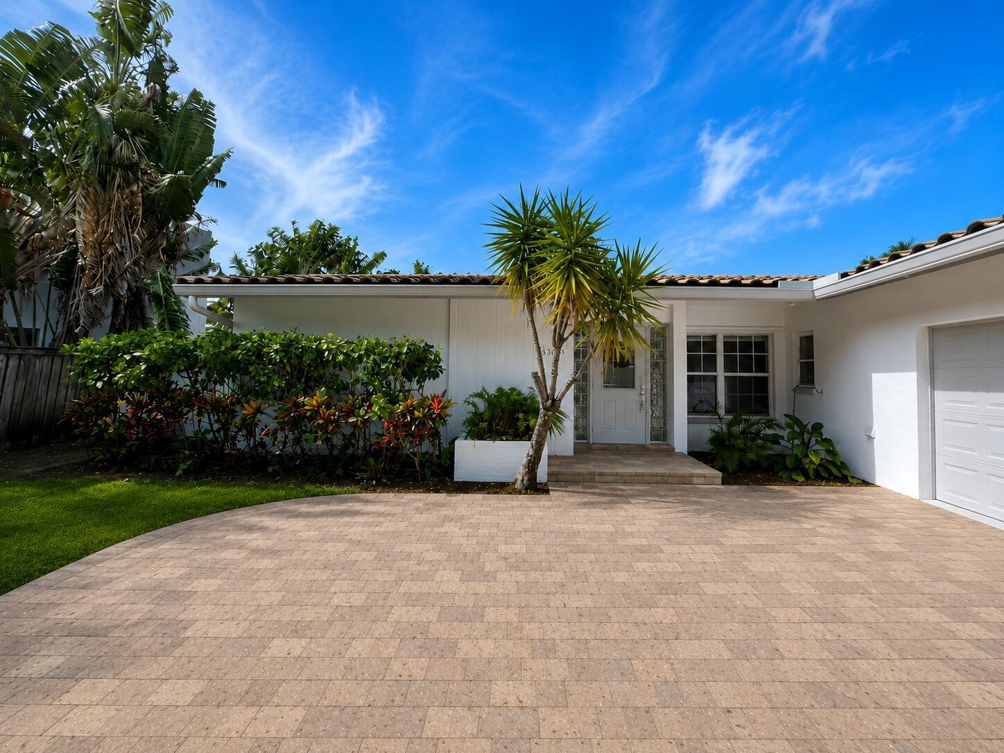3230 Aqua Vista Drive, Pompano Beach FL 33062