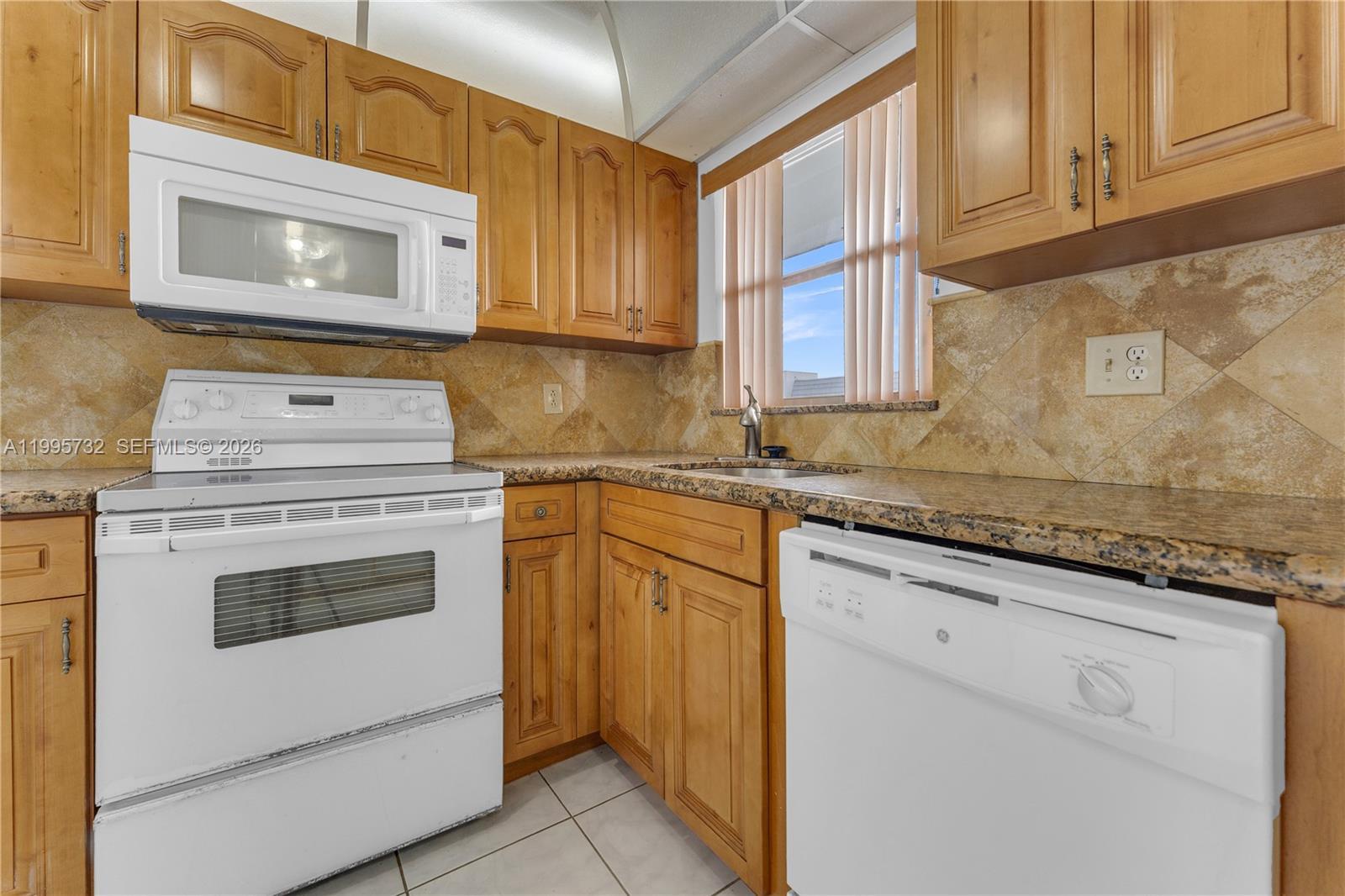 8280 Sunrise Lakes Blvd # 301, Sunrise FL 33322 photo 5