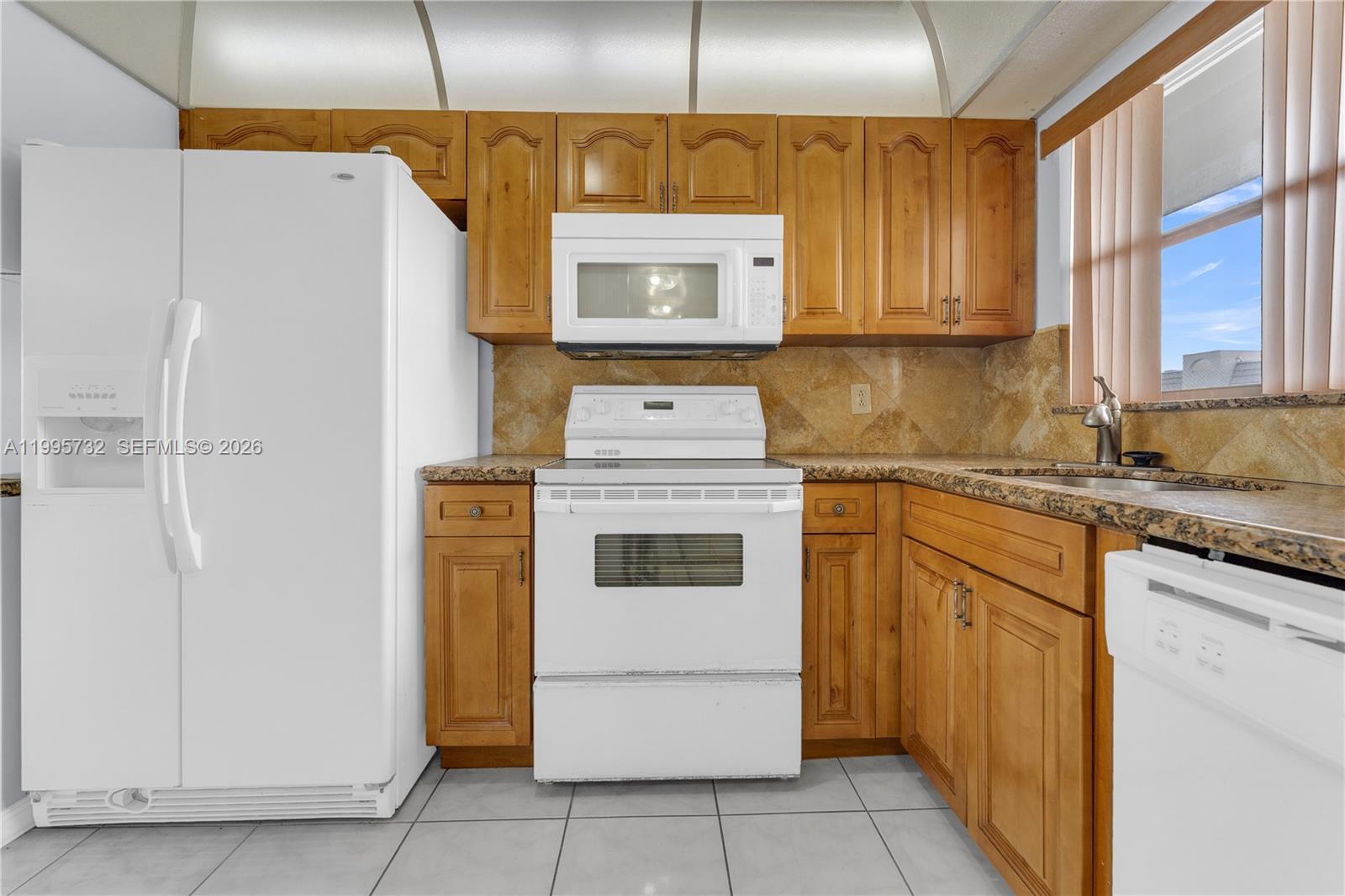 8280 Sunrise Lakes Blvd # 301, Sunrise FL 33322 photo 4