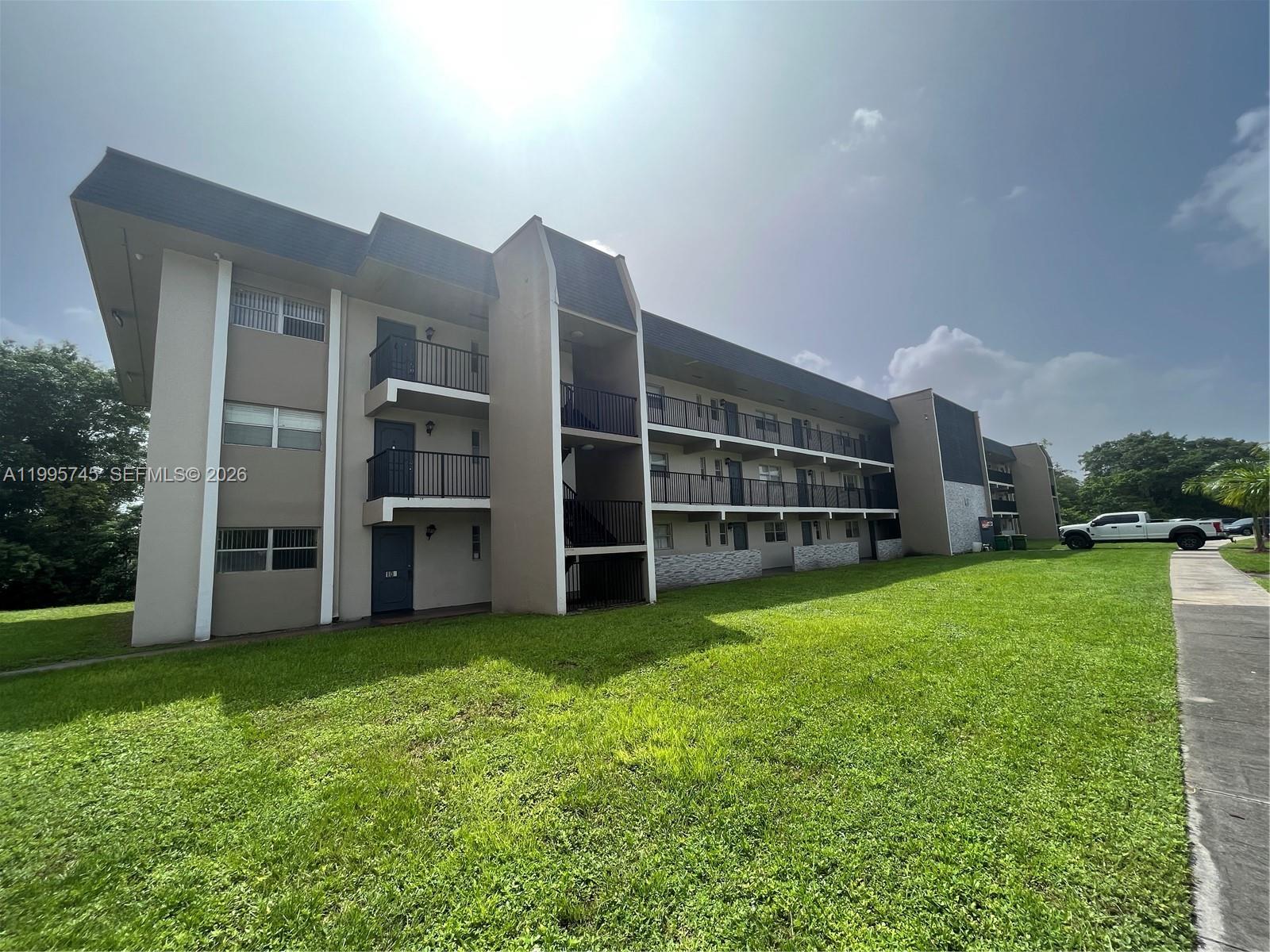 7820 S Colony Cir S # 301, Tamarac FL 33321