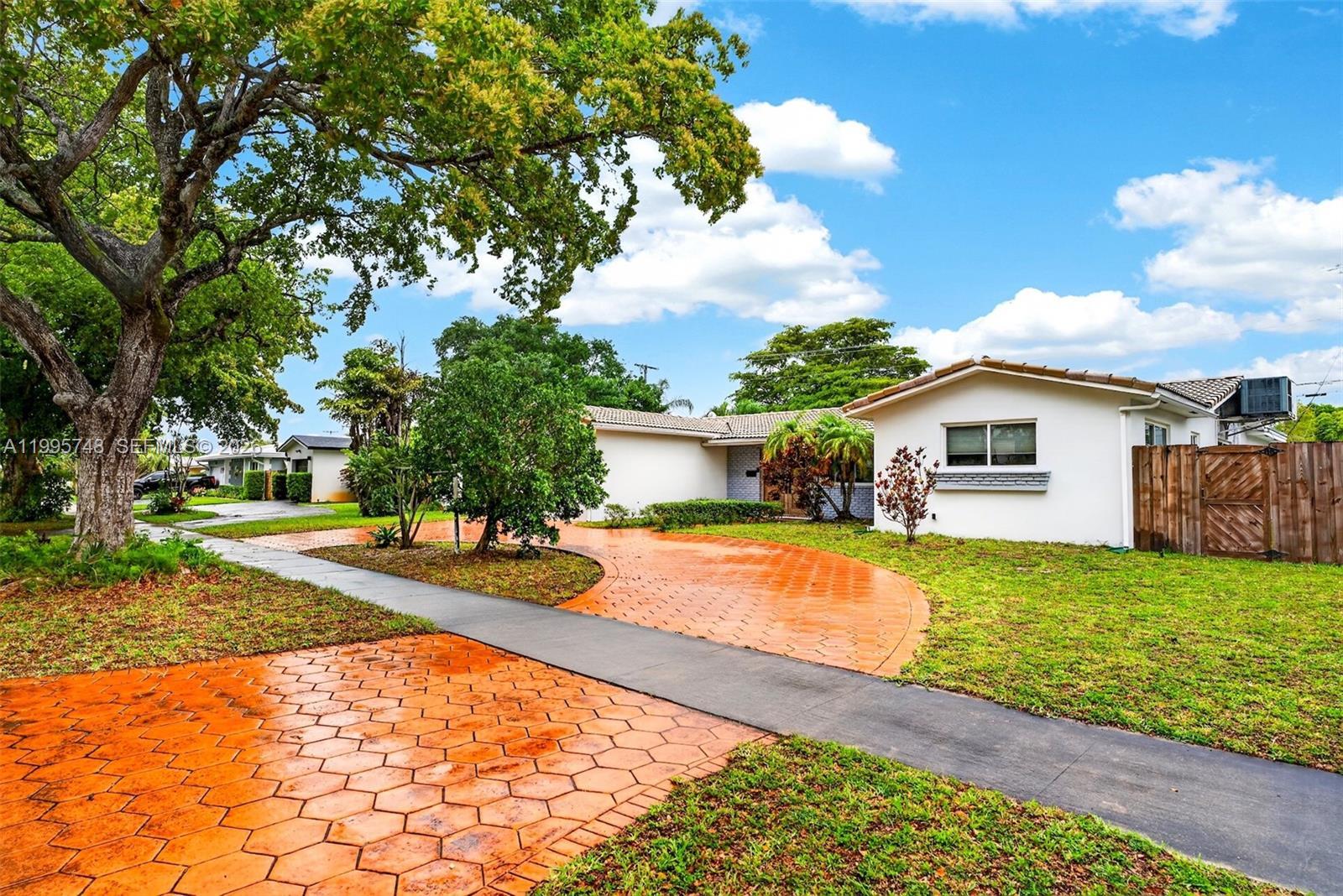 763 S Rainbow Dr, Hollywood FL 33021 photo 3
