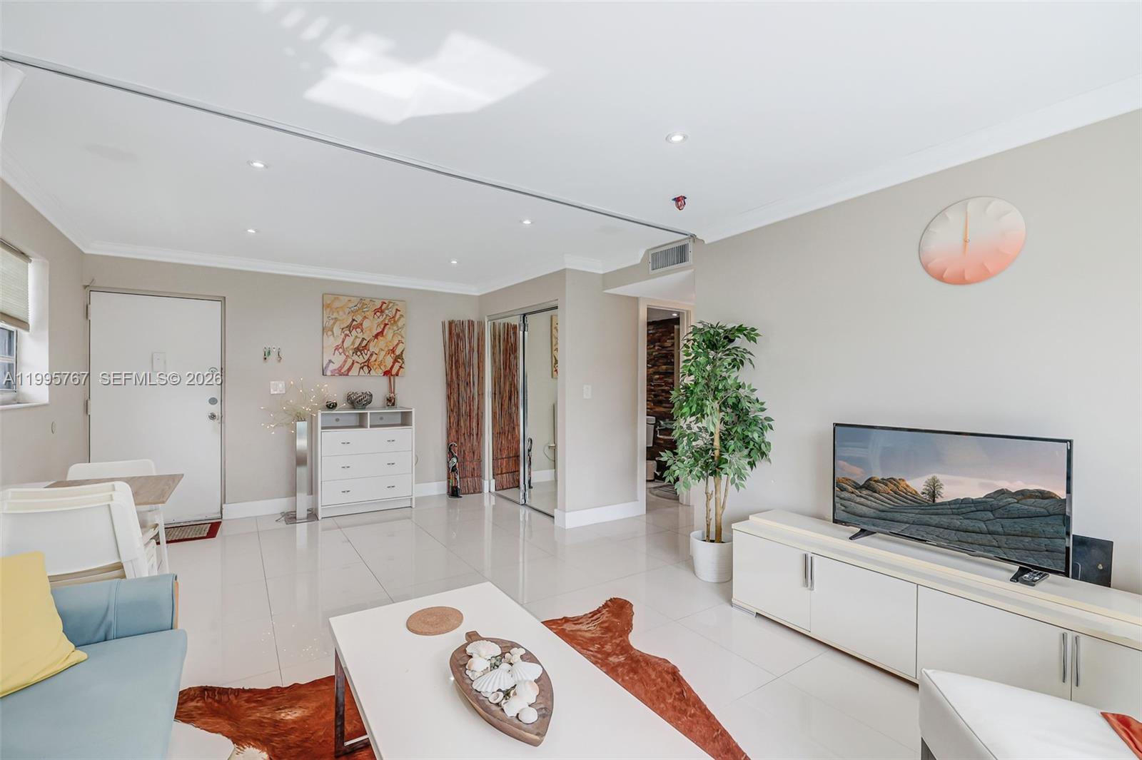 618 Euclid Ave # 204, Miami Beach FL 33139 photo 5