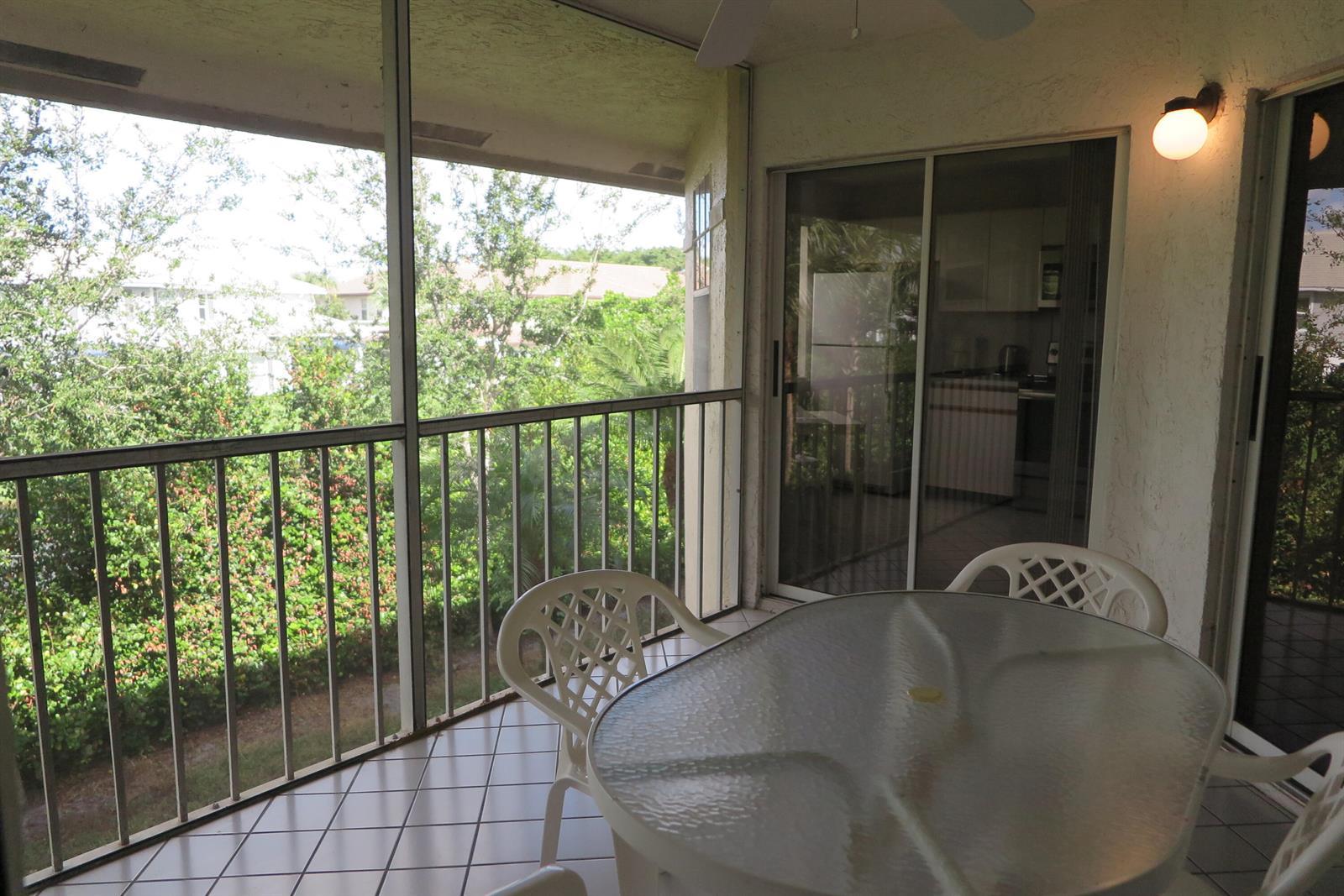 6707 Via Regina, Boca Raton FL 33433 photo 2