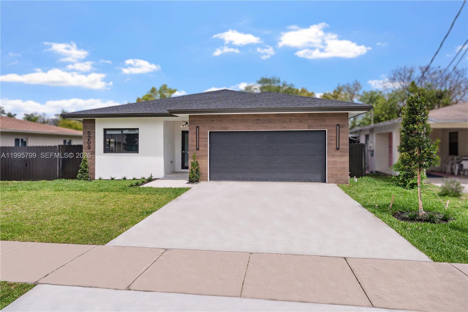 5209 SW 22nd St, West Park FL 33023 photo 3