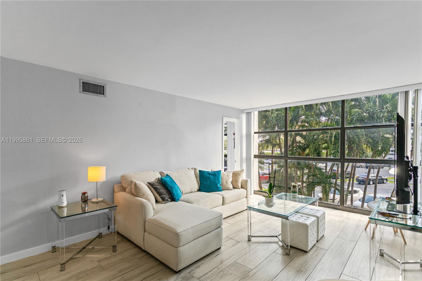 600 Parkview Dr # 204, Hallandale Beach FL 33009 photo 4