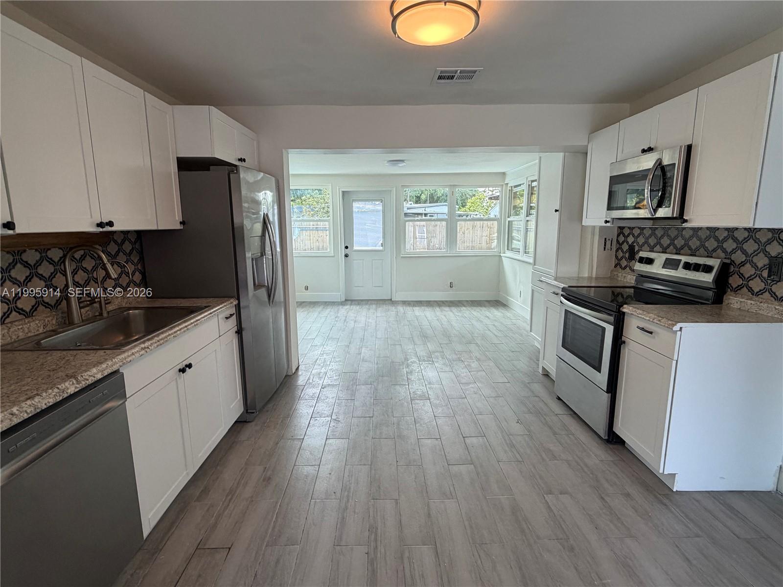 6604 Raleigh St, Hollywood FL 33024 photo 4