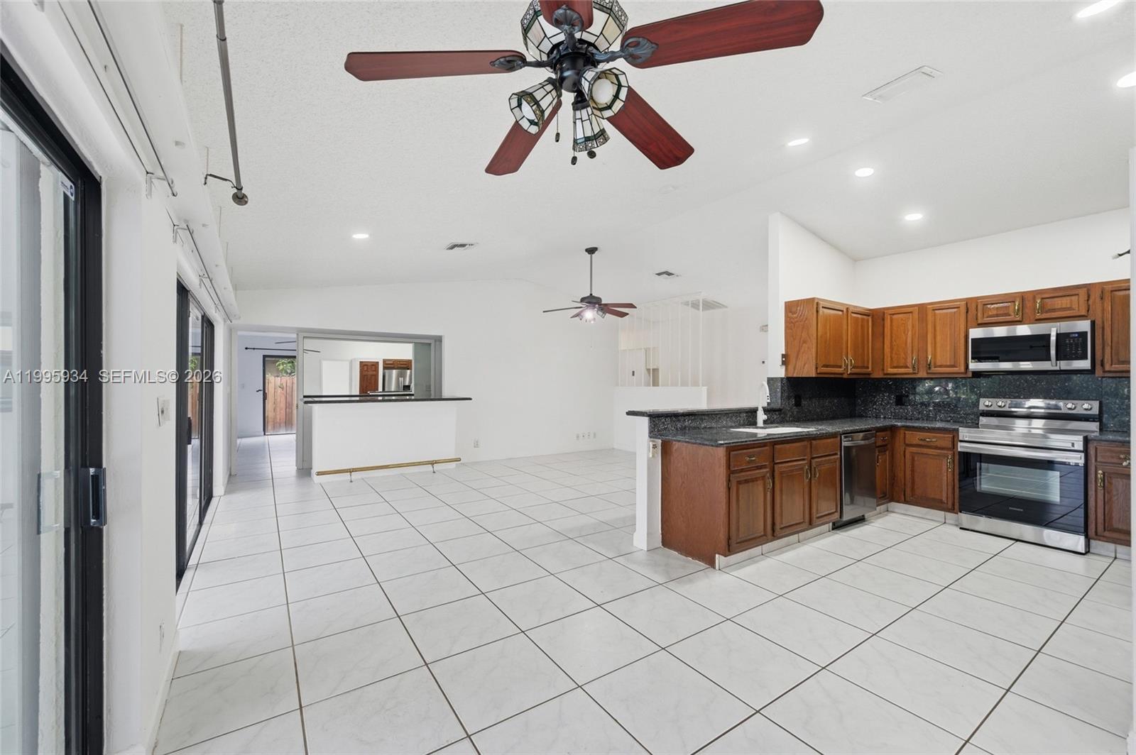 676 NW 107th Ln, Coral Springs FL 33071 photo 5