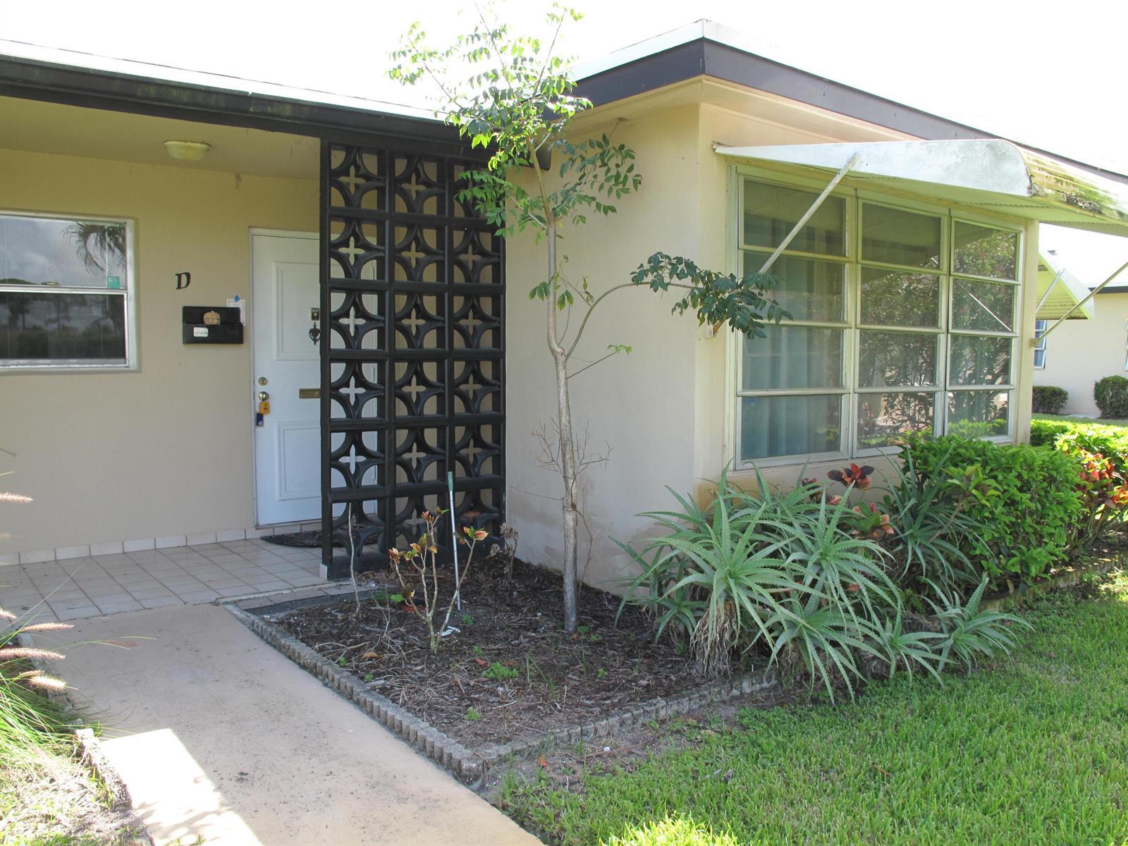 892 N High Point Boulevard N # D, Delray Beach FL 33445 photo 2