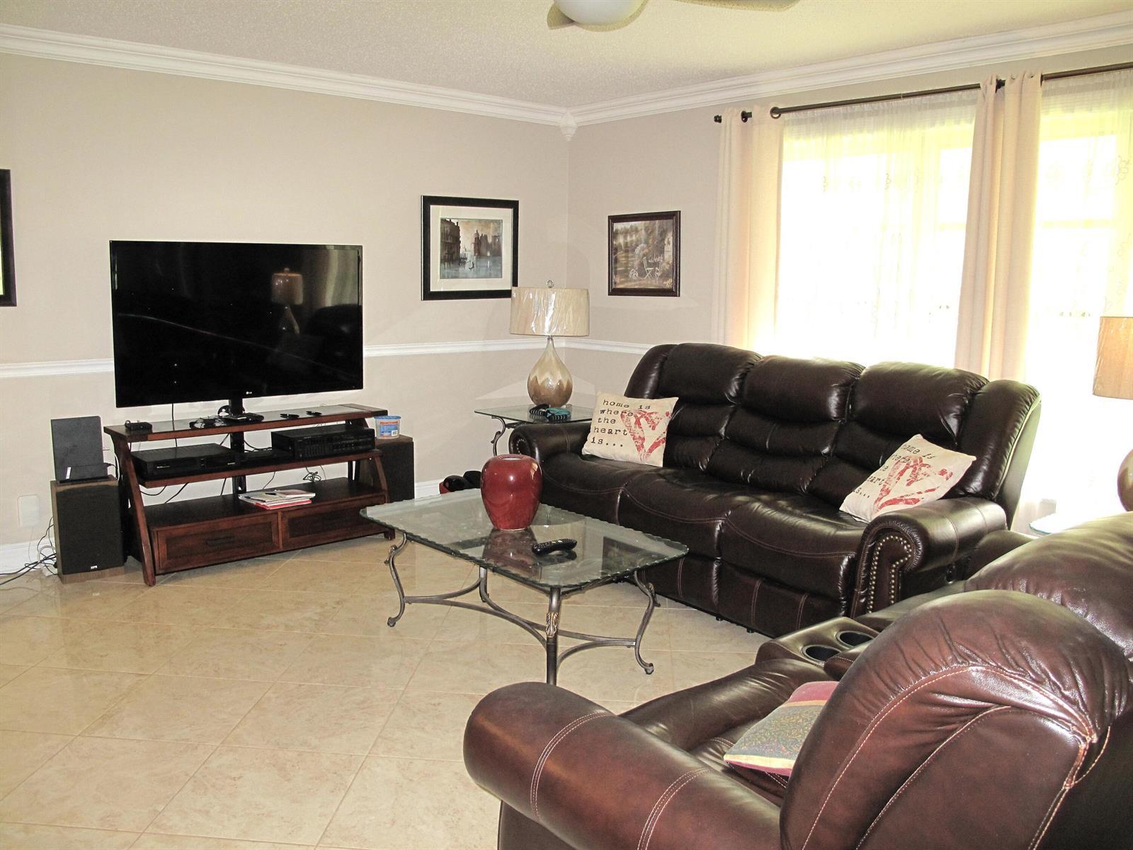 892 N High Point Boulevard N # D, Delray Beach FL 33445