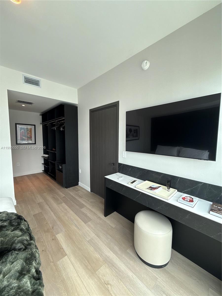 20 NE 11th St # 2909, Miami FL 33132 photo 5