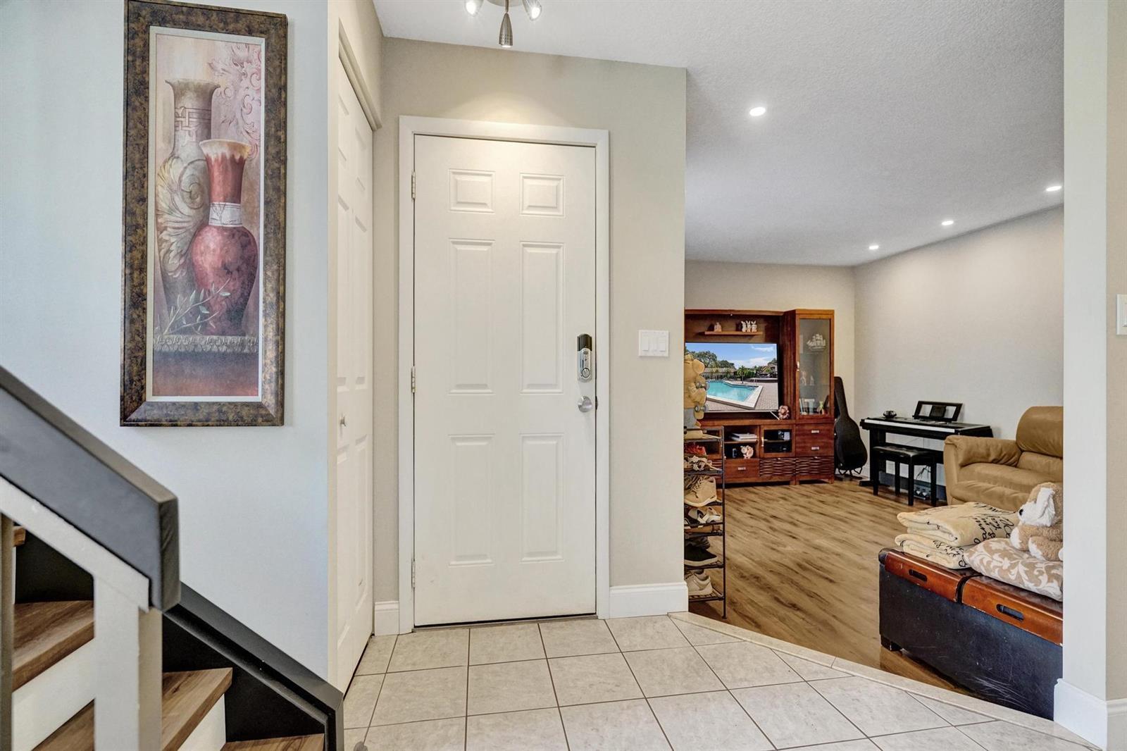 2321 Bayberry Drive, Pembroke Pines FL 33024 photo 3