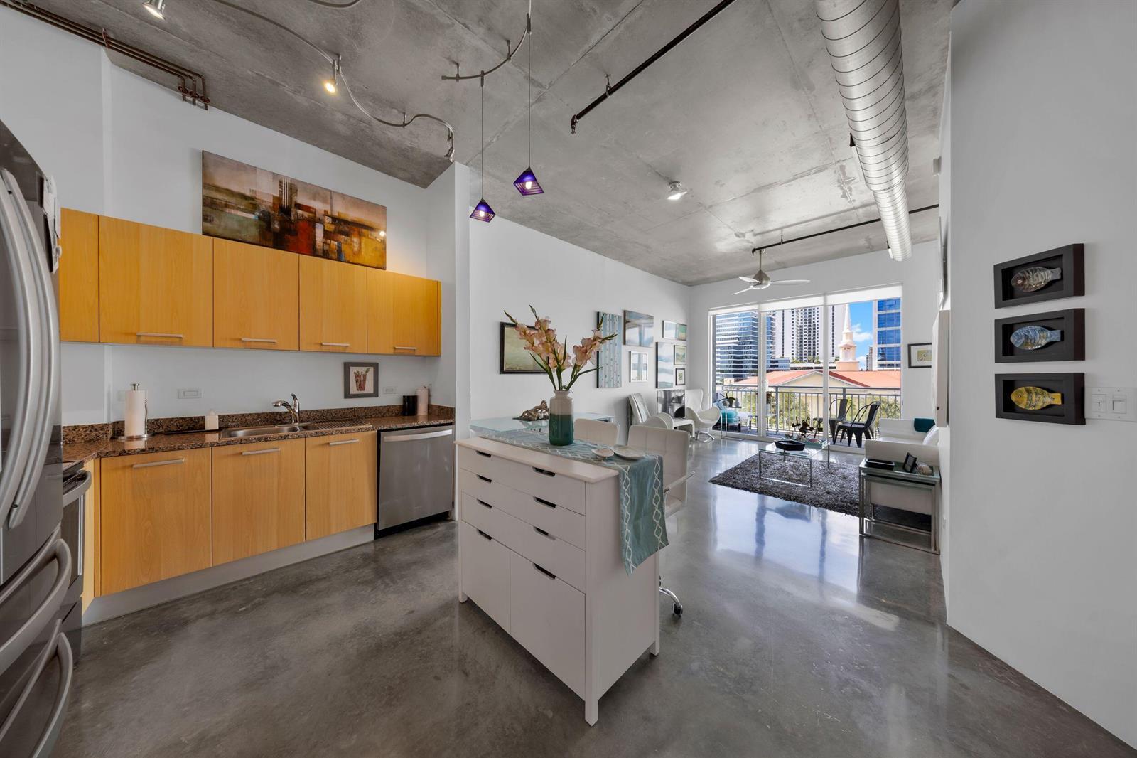 313 NE 2nd Street # 602, Fort Lauderdale FL 33301 photo 2