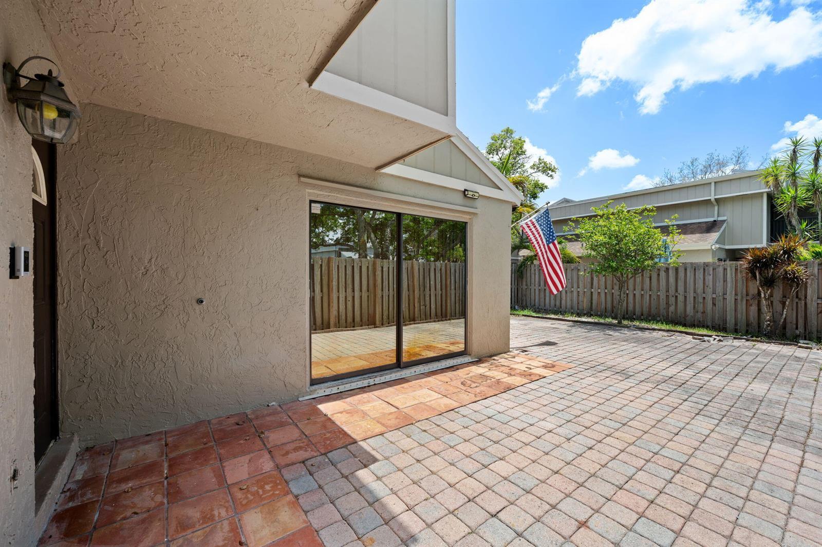620 Commodore Drive, Plantation FL 33325 photo 3