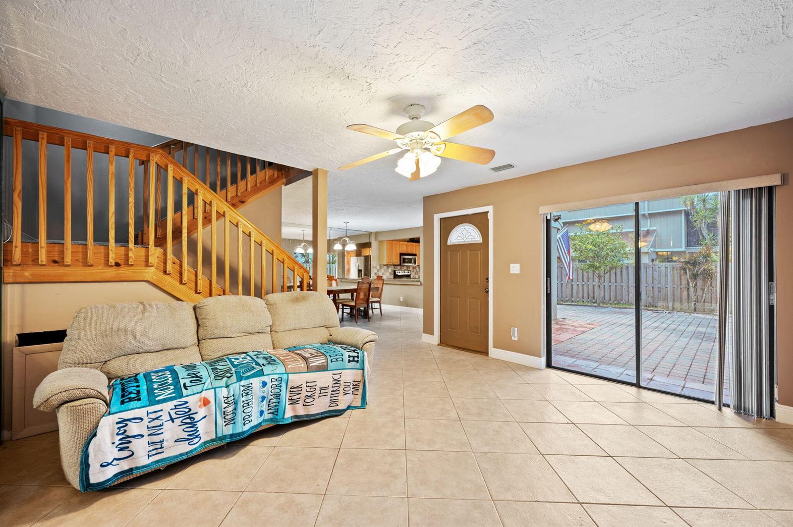 620 Commodore Drive, Plantation FL 33325 photo 4