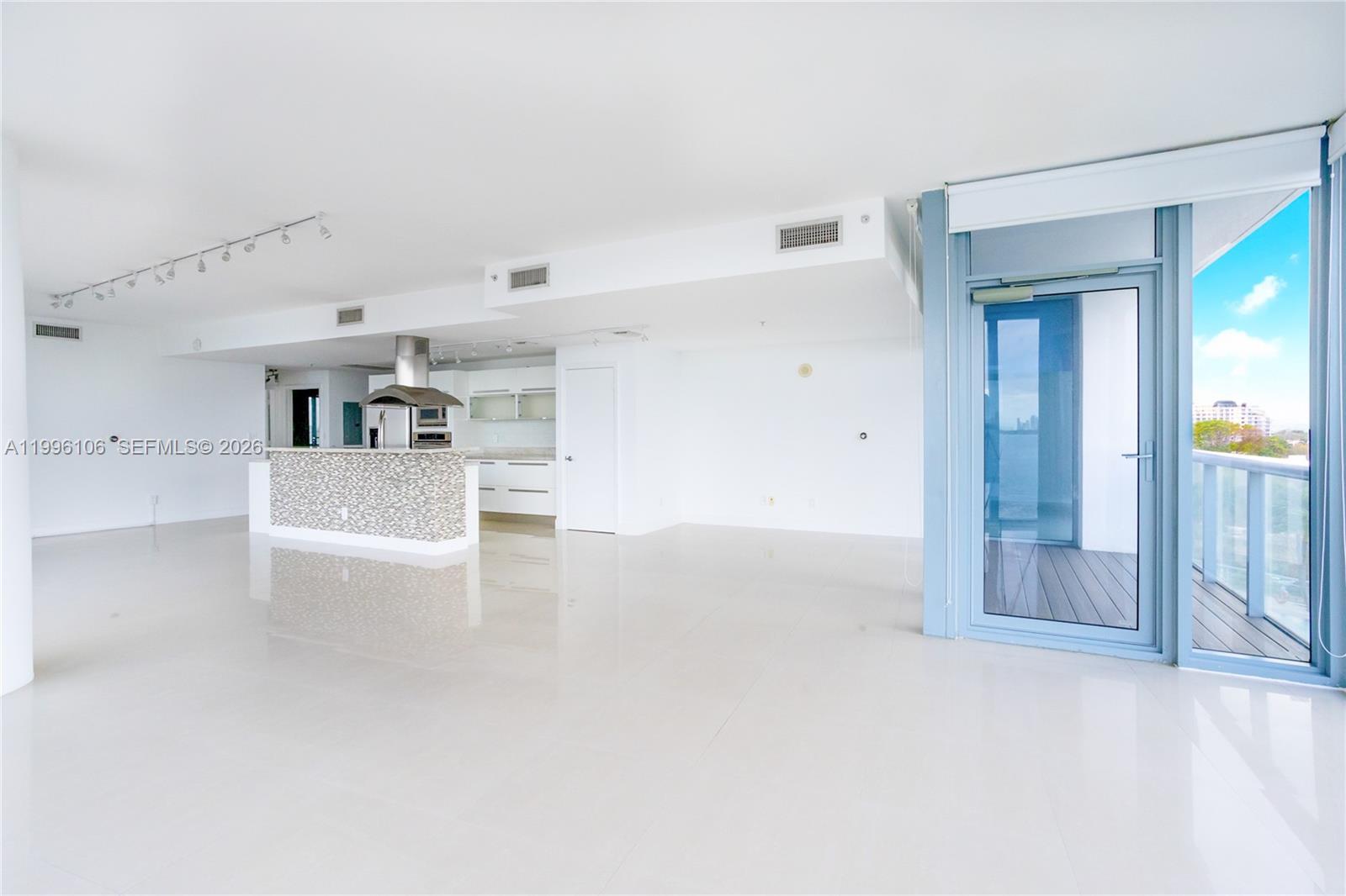 601 NE 36th St # 812, Miami FL 33137 photo 4