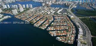 North Miami Beach, FL 33160 photo 2