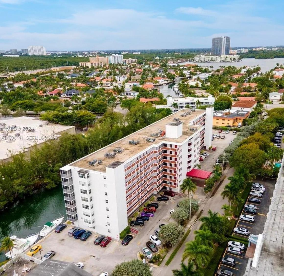 North Miami Beach, FL 33160 photo 3