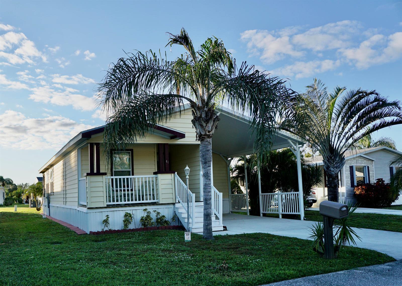 41 Montilla Way, Port St. Lucie FL 34952 photo 2