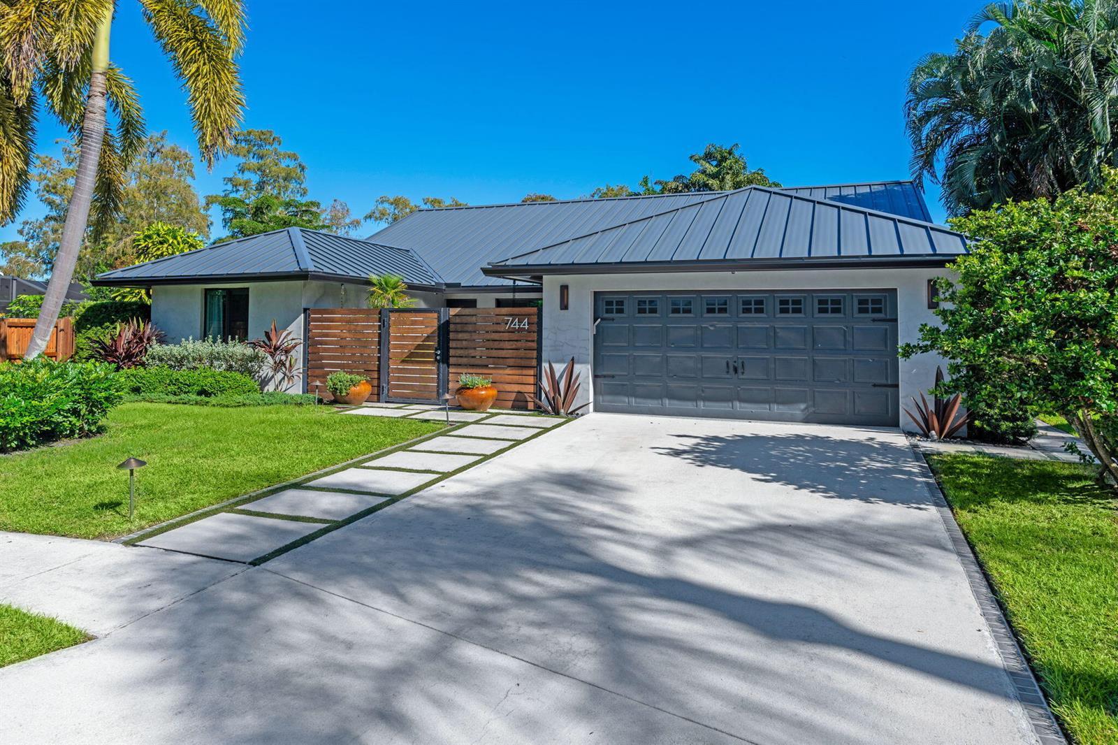 744 Windflower Court, Wellington FL 33414 photo 2