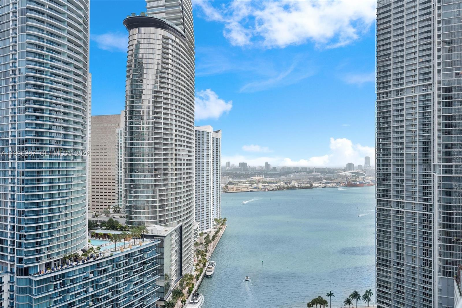 77 SE 5th Street # 3004, Miami FL 33131