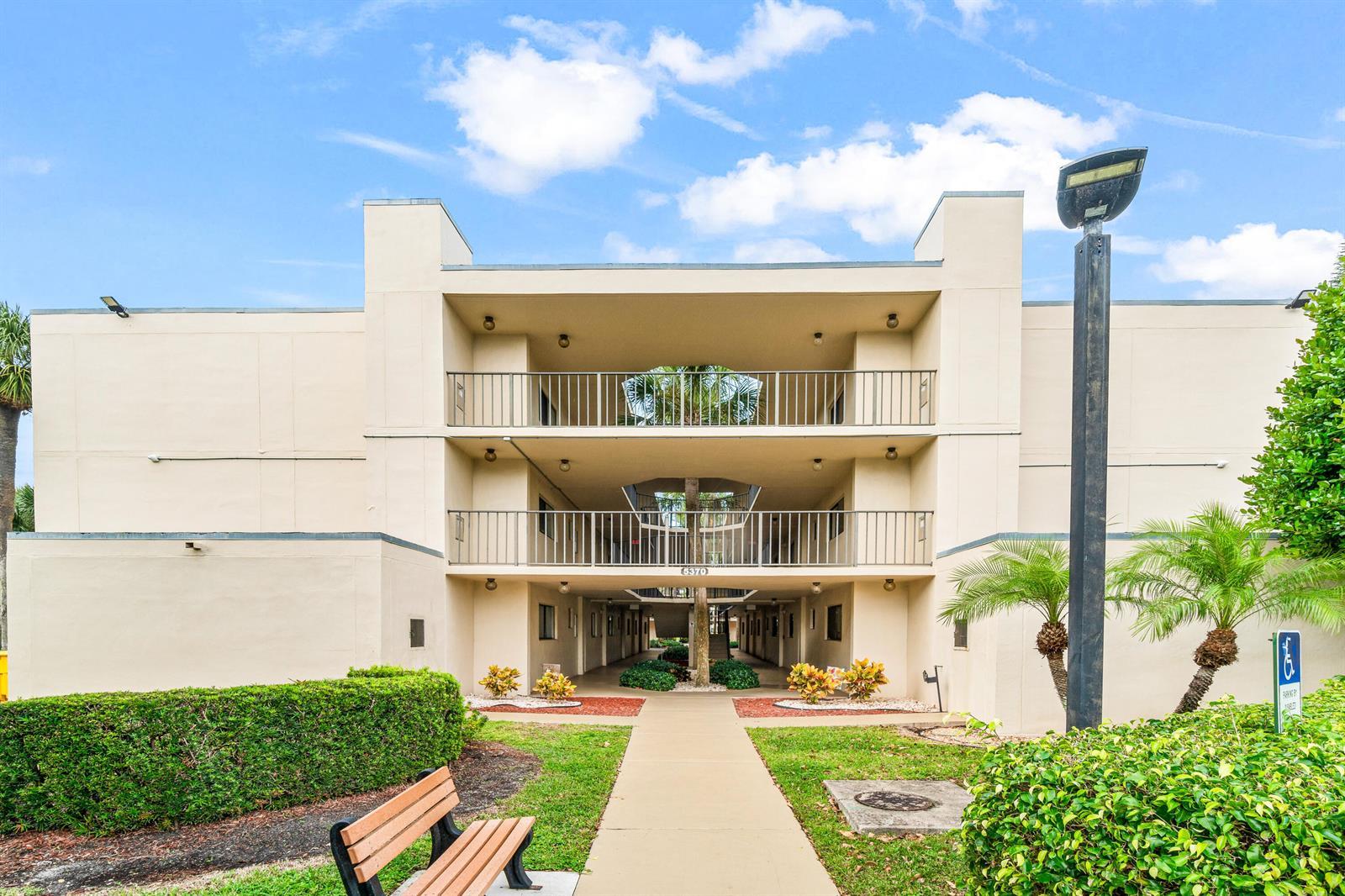 5370 Las Verdes Circle # 209, Delray Beach FL 33484 photo 4