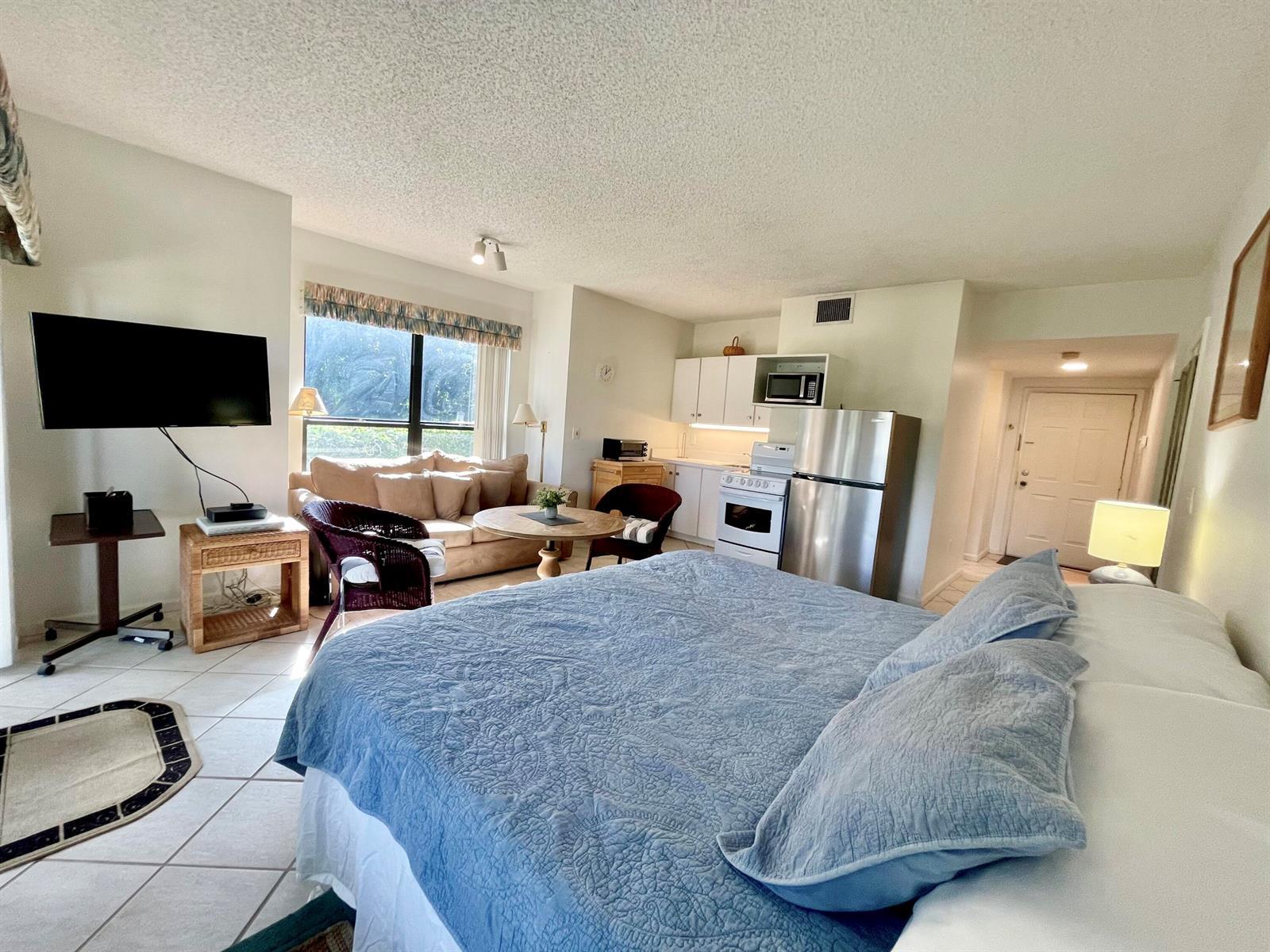 11863 Wimbledon Circle # 447, Wellington FL 33414 photo 4